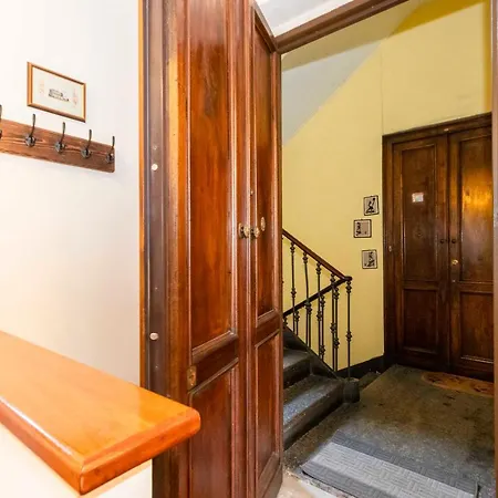 Guesthost - Piazza Statuto Comfy - With 2 Balconies Turin