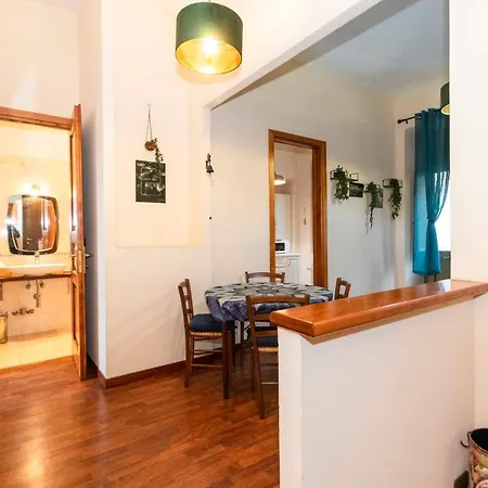 Guesthost - Piazza Statuto Comfy - With 2 Balconies * Турин