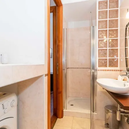 Guesthost - Piazza Statuto Comfy - With 2 Balconies