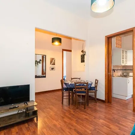 Guesthost - Piazza Statuto Comfy - With 2 Balconies