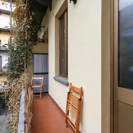 Апартаменты Guesthost - Piazza Statuto Comfy - With 2 Balconies Турин