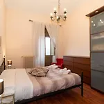Guesthost - Piazza Statuto Comfy - With 2 Balconies Appartement *