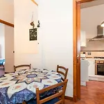 Guesthost - Piazza Statuto Comfy - With 2 Balconies Appartement *