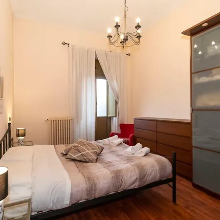 Guesthost - Piazza Statuto Comfy - With 2 Balconies 아파트 *