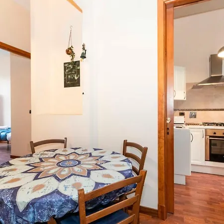 Guesthost - Piazza Statuto Comfy - With 2 Balconies Апартаменты *