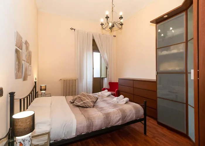 Guesthost - Piazza Statuto Comfy - With 2 Balconies Appartement *