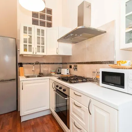 Guesthost - Piazza Statuto Comfy - With 2 Balconies *