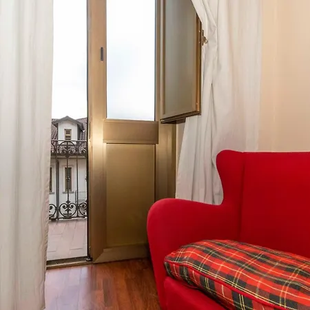 Guesthost - Piazza Statuto Comfy - With 2 Balconies